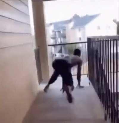 Low iq players putting an extra thermite bag in and then running to turn the sprinklers off for the 80th time