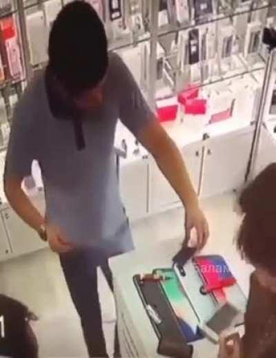 WCGW customer phone repair