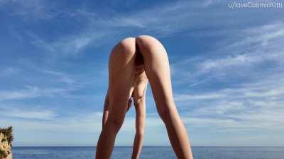 Do you like long legs? [f]