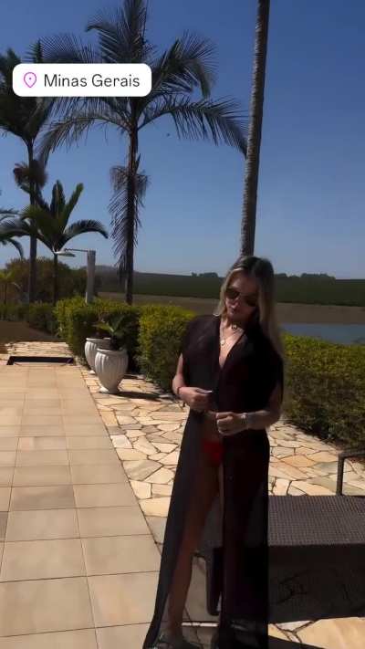 Gabi Martins delícia