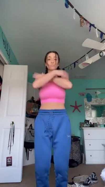 She's Back | @bellafalco