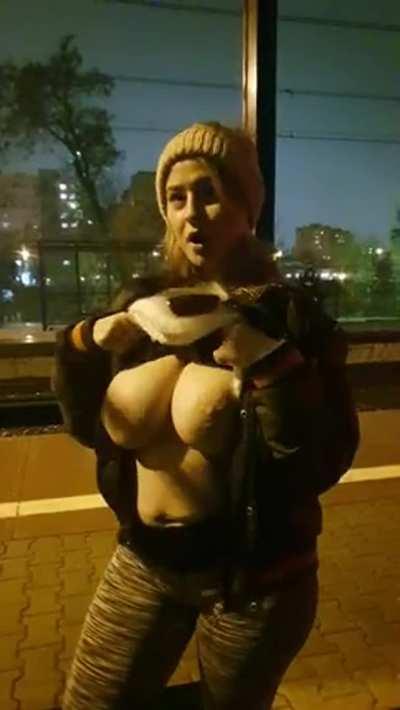 Flashing Huge Tits at tram stop (Cukierkowa Zgrywuska)