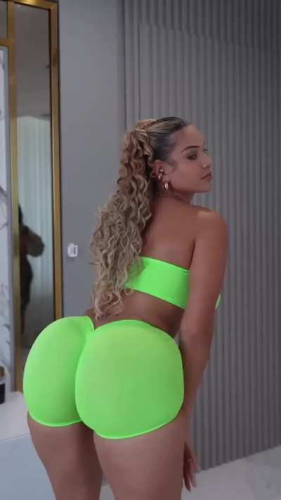 Moves like water 💧but sits up 😮‍💨