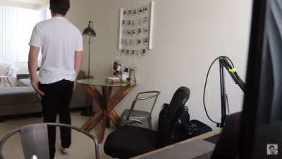 My face when I see a Linux distro with proprietary software in it: