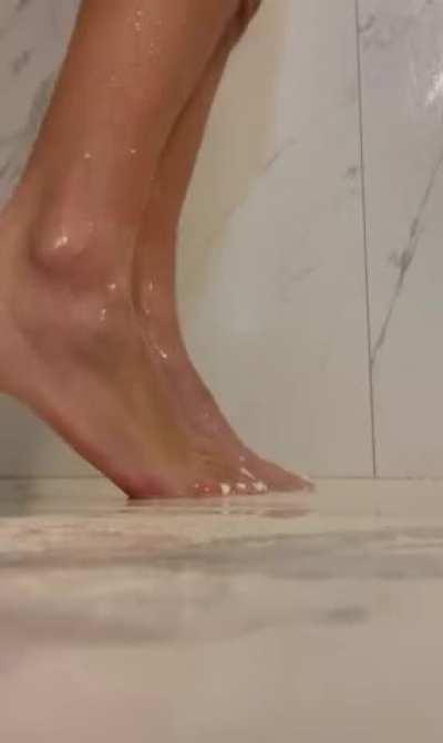 I need some help cleaning my soles 👅