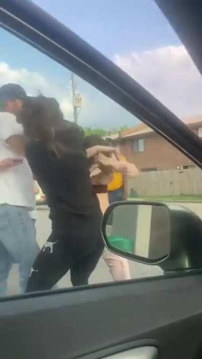 White chicks fighting in front of EZ mart