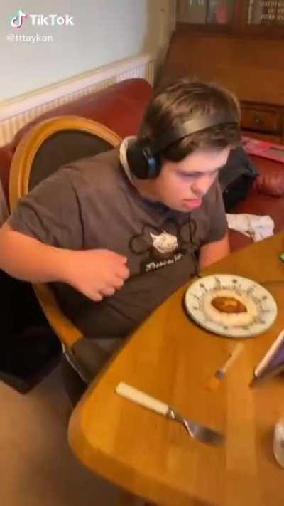 Homie wiv dat extra chromie