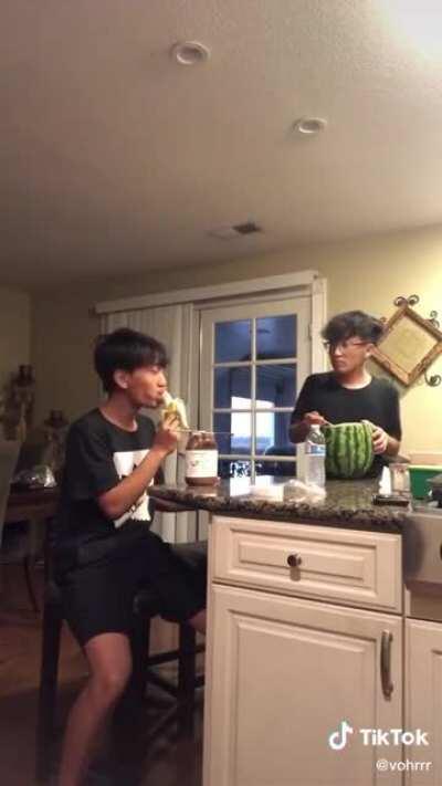 Banana should always be eaten like this