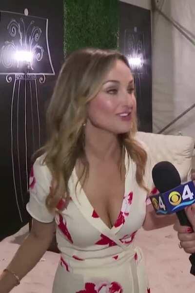 CBS 4 Cleavage ENHANCED