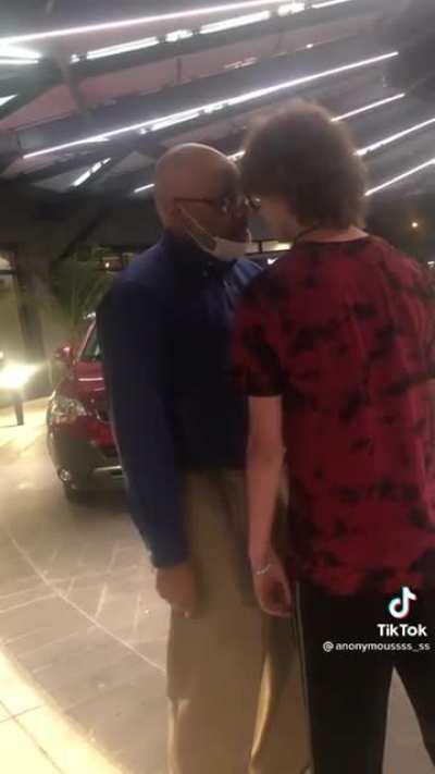 Hotel manager teaches kids a lesson after disrespecting employees