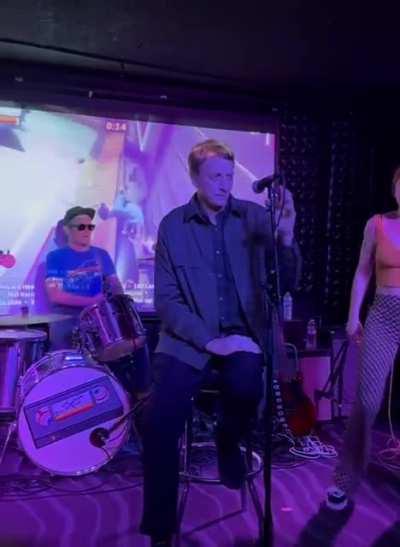 Tony Hawk covering “Police Truck” at his event last night in San Diego. (Guy on the controller is AndyTHPS)