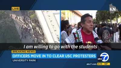 Incredible father in LA shows up to support his daughter and the children of Palestine.