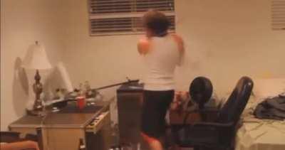 Did he lost a 1v1 match lmao