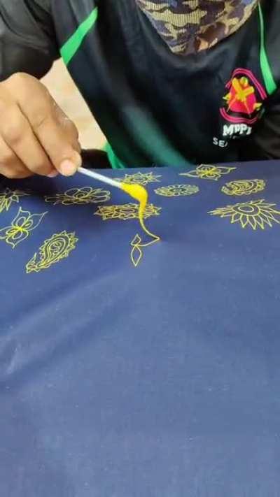 400 years Rogan art technique of western of India, today only one family carries this tradition