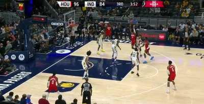 [Highlight] Jalen Green drills the midrange and 1 to give him 30 points in 3 quarters!