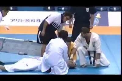 Devastating “Kyokushin” knockout kick