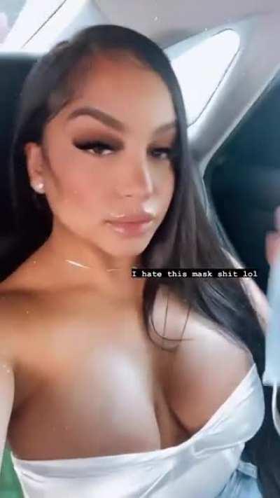 Praying for a nip slip or sumn 😭🔥