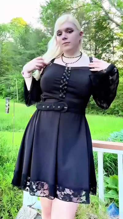 31 [F] something a little different 🖤