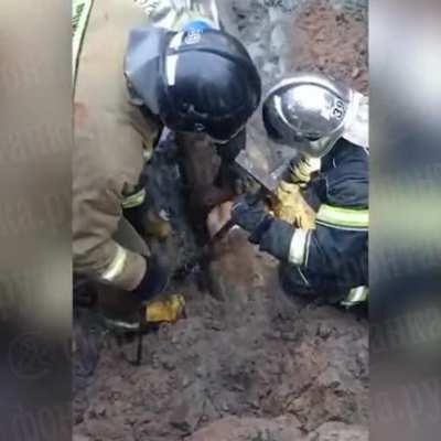 Climbed into a sewer pipe and got stuck after a dozen meters. They had to dig up the roadway to rescue him.
