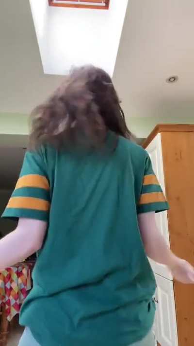 Laura ass shake tease (longer version)
