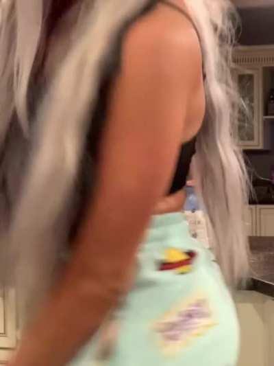 Liv Morgan showing off