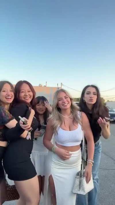 Katia_Nicole.a with friends