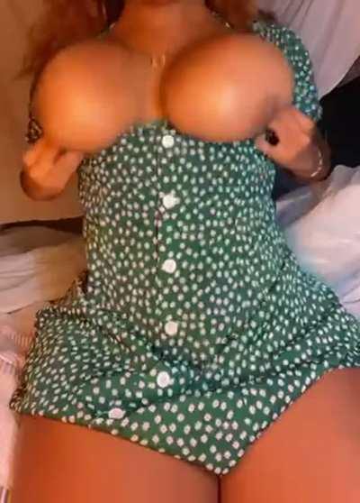 Do I have pretty tits ?😘