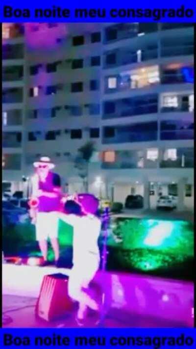 Boa noite para todos os membros desse comunidade maravilhosa que seu pau cresça mais 4cm esse ano