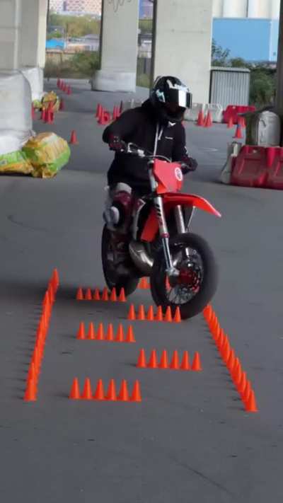 The ultimate test of low speed clutch control and micro precision