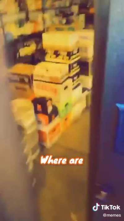 Do not shake - a two-in-one perfectly cut screams.