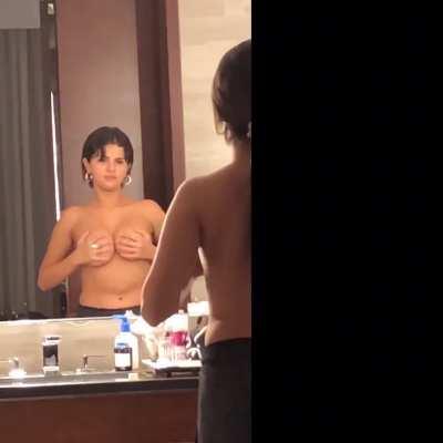 Selena Gómez 🥴🍒