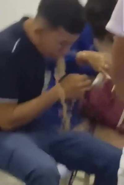 a beautiful interaction between 2 human beings