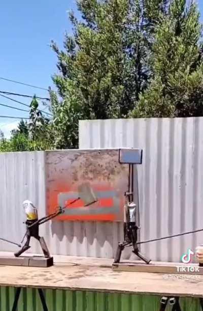 can crushing robot battle