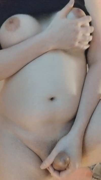 Imagine unwrapping a mommy cock like mine on Christmas 😉