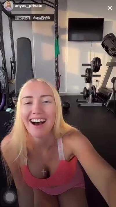 @anyas_private was live earlier today!!