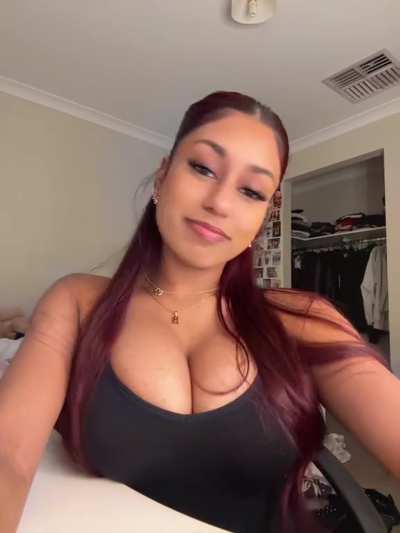 Stackeddd desi slut… she loves the cocks her tits get her