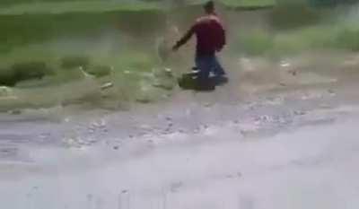 Hombre vs mono must watch