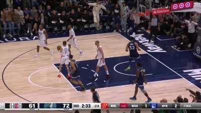 [Highlight] KAT takes off and slams it down.