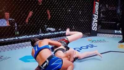 UFC fighter Istela Nunes lands wrong and dislocates her elbow 