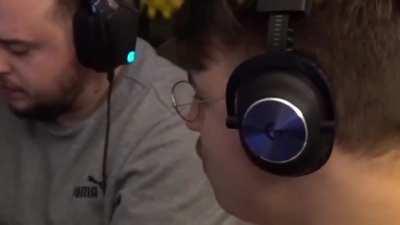 Gutes Gespräch Jungs [Twitter: @zCrexpy]