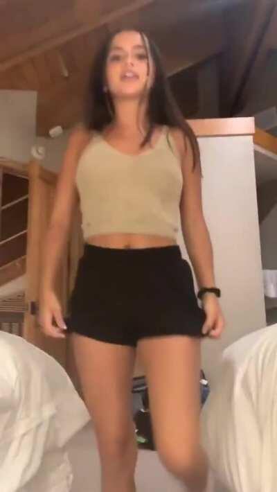 Braless tits in slowmo