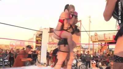 Girl Mid Triangle Choke Position twerks on opponents head