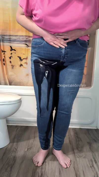 I love pissing in my jeans