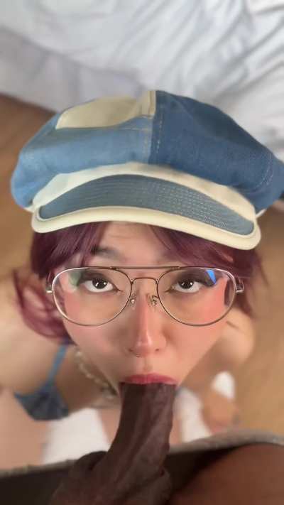 Who’s winning this staring contest [fm]