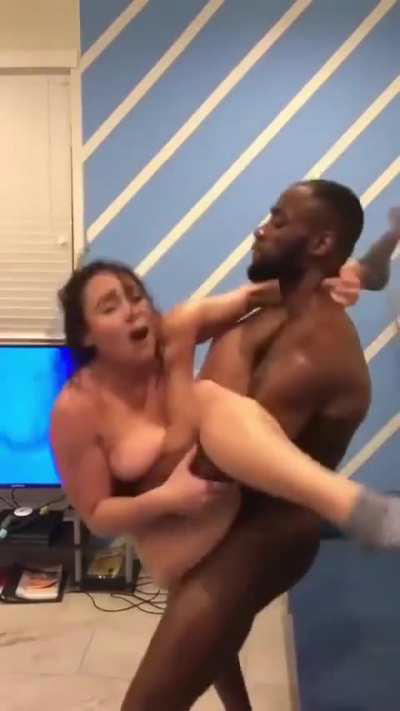 Carmela Clutch gets her pussy pounded