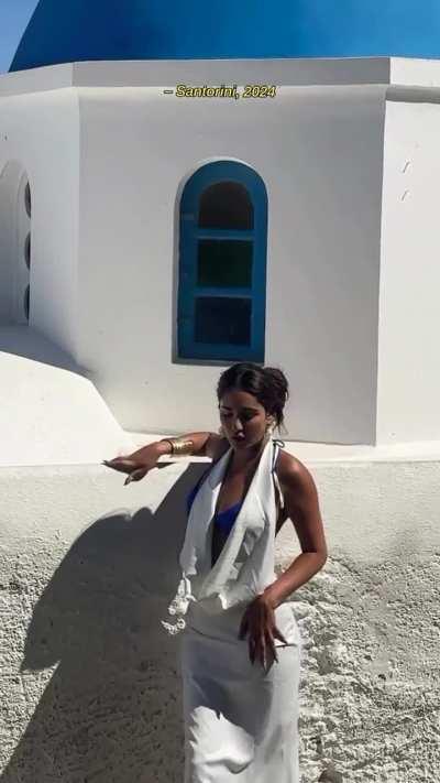 A day in Oia, Santorini 