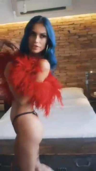 MC tati zaqui belíssima link nós comentários