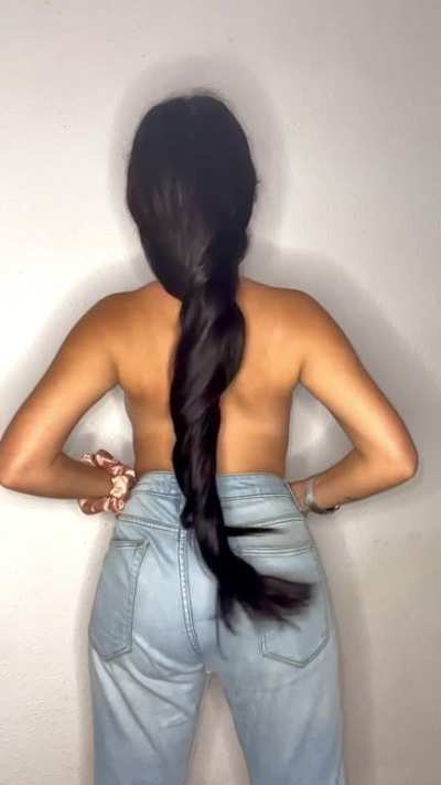 Slo mo topless (@pequehontas93) on insta