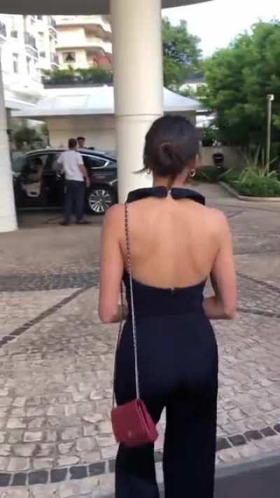 Nina greets some fans at Cannes