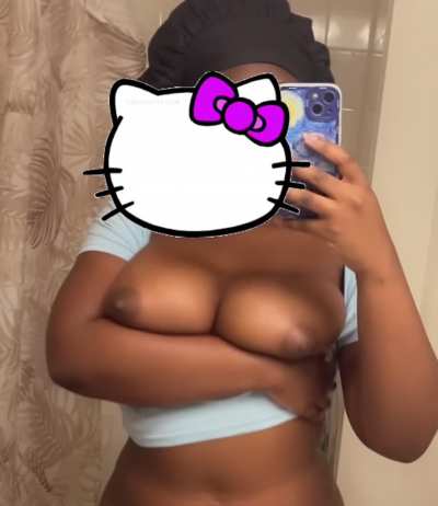 Need ur dick in between my boobs 